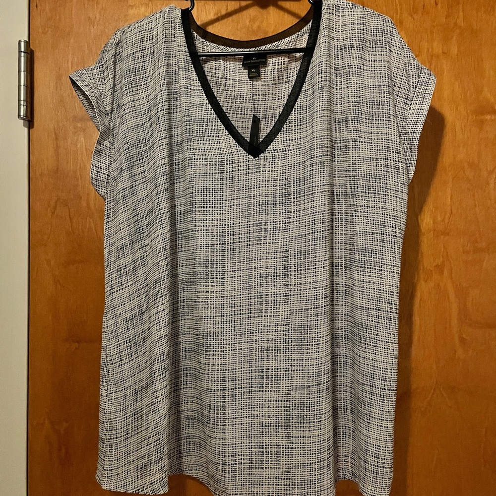 Worthington Black and White Boxy Cap Sleeve Blouse